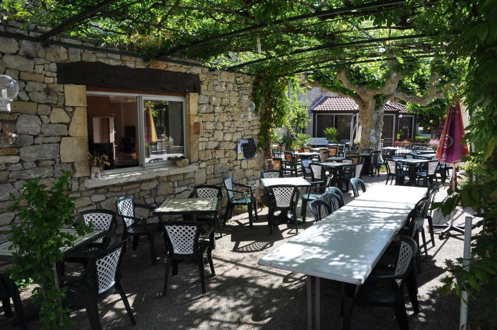 Logis Hotels - Auberge De L'Ile - Hotel 3 Etoiles Et Restaurant Creysse  Exterior foto