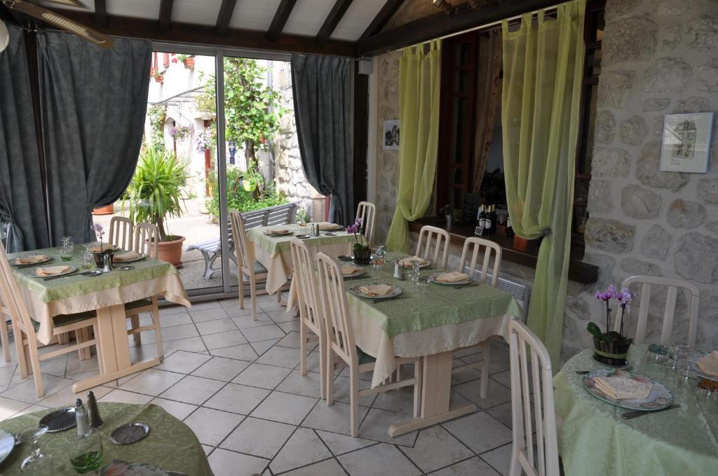Logis Hotels - Auberge De L'Ile - Hotel 3 Etoiles Et Restaurant Creysse  Exterior foto
