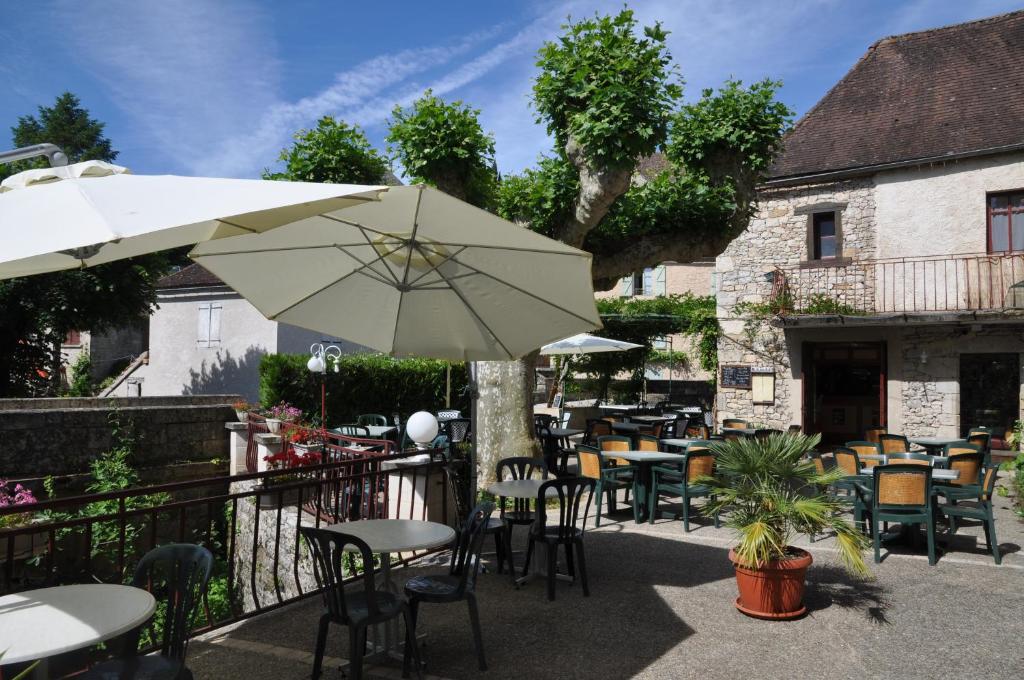 Logis Hotels - Auberge De L'Ile - Hotel 3 Etoiles Et Restaurant Creysse  Exterior foto