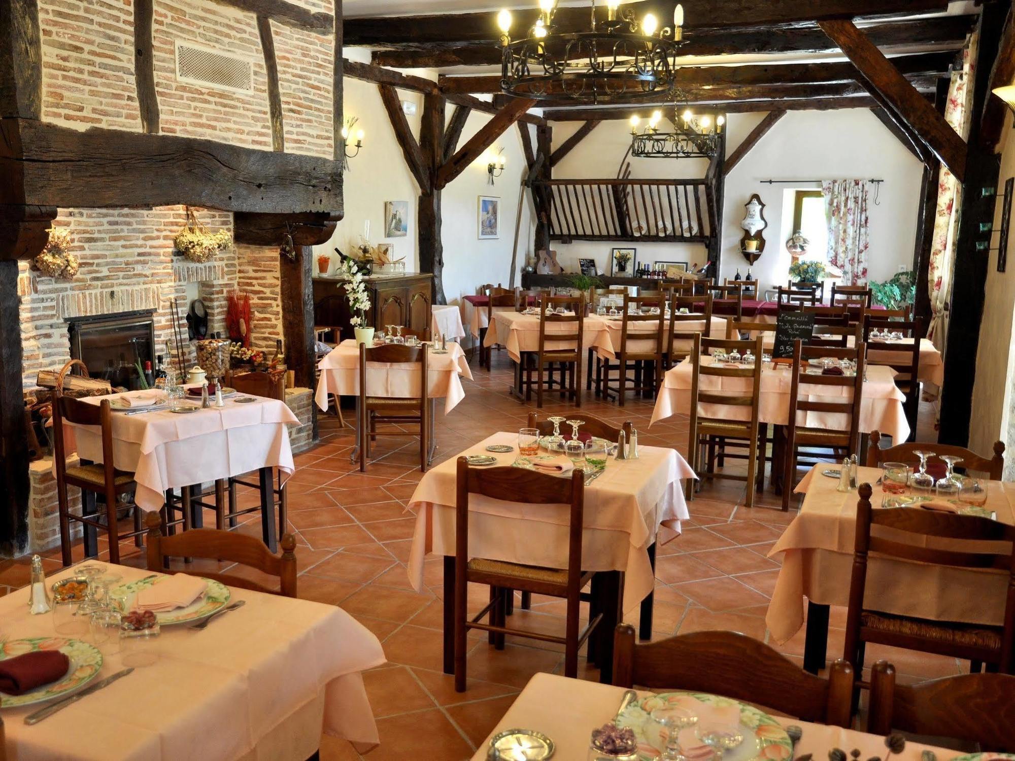 Logis Hotels - Auberge De L'Ile - Hotel 3 Etoiles Et Restaurant Creysse  Exterior foto