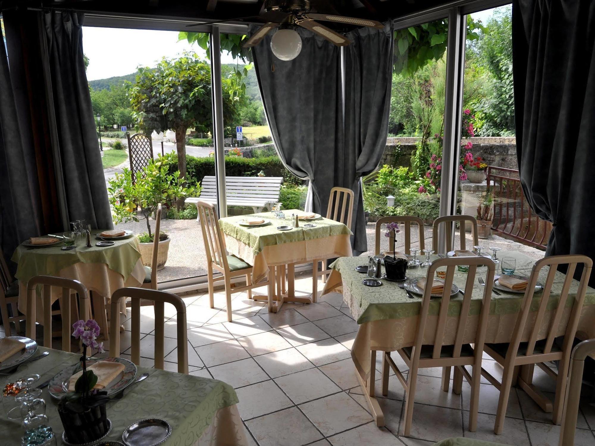 Logis Hotels - Auberge De L'Ile - Hotel 3 Etoiles Et Restaurant Creysse  Exterior foto